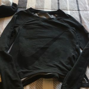 Nike drifit light pullover